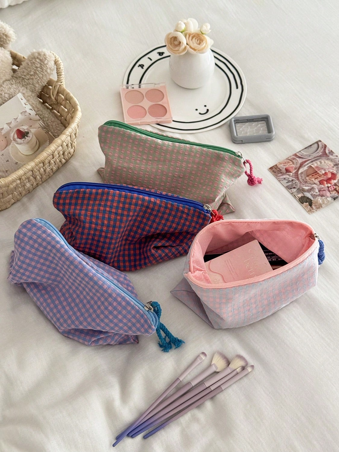 👜 Minimalist Plaid Makeup & Toiletry Organizer Bag – Travel Cosmetic Storage Pouch for Women(Four-piece Set)