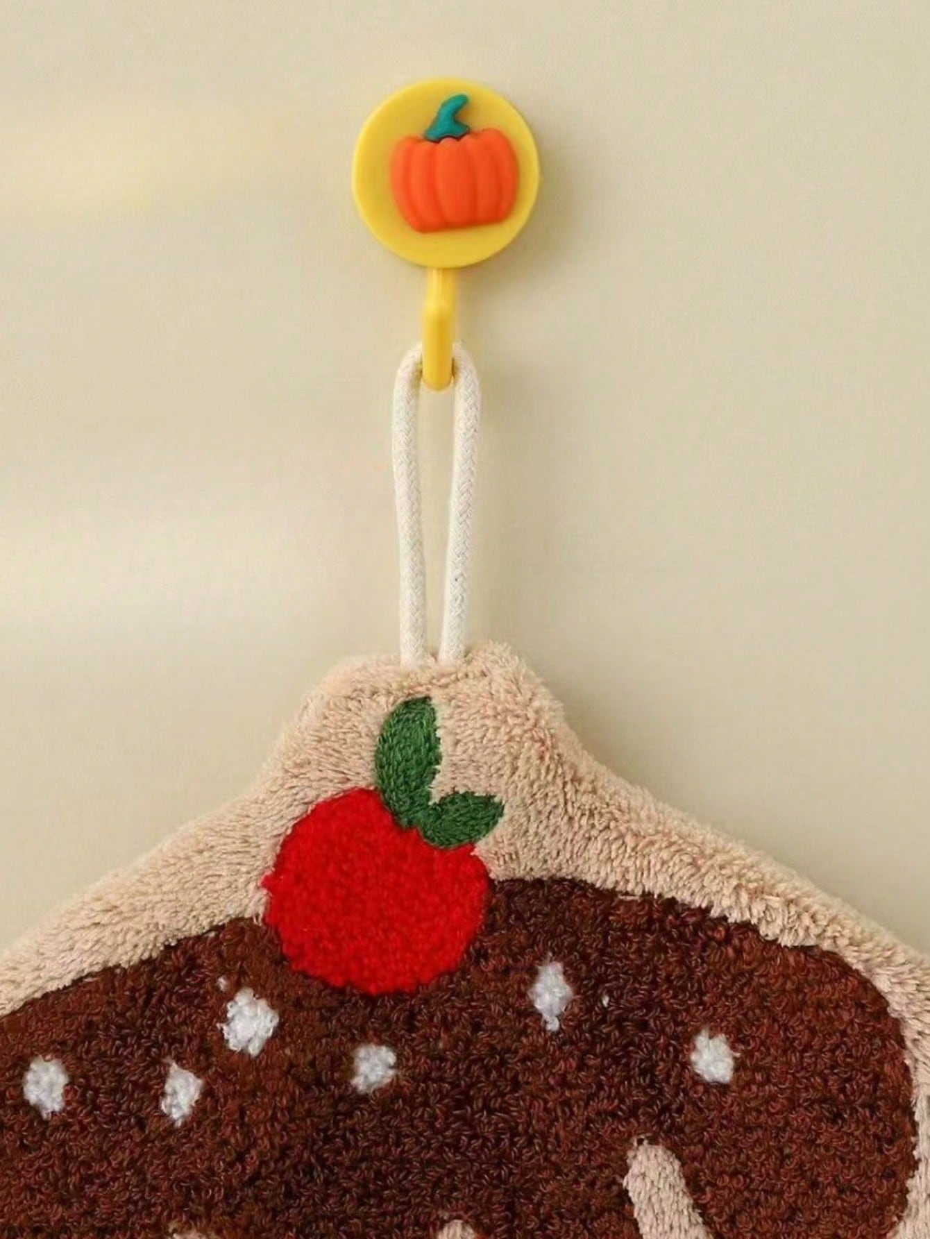 🧁 Cute Cartoon Cake Hanging Hand Towel – Soft Kitchen & Bathroom Dish Cloth(2Pcs)