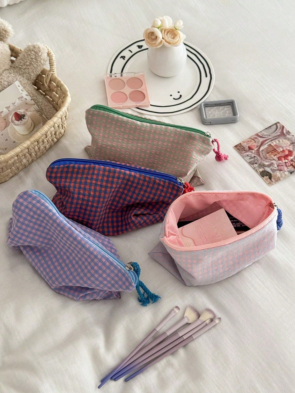 👜 Minimalist Plaid Makeup & Toiletry Organizer Bag – Travel Cosmetic Storage Pouch for Women(Four-piece Set)