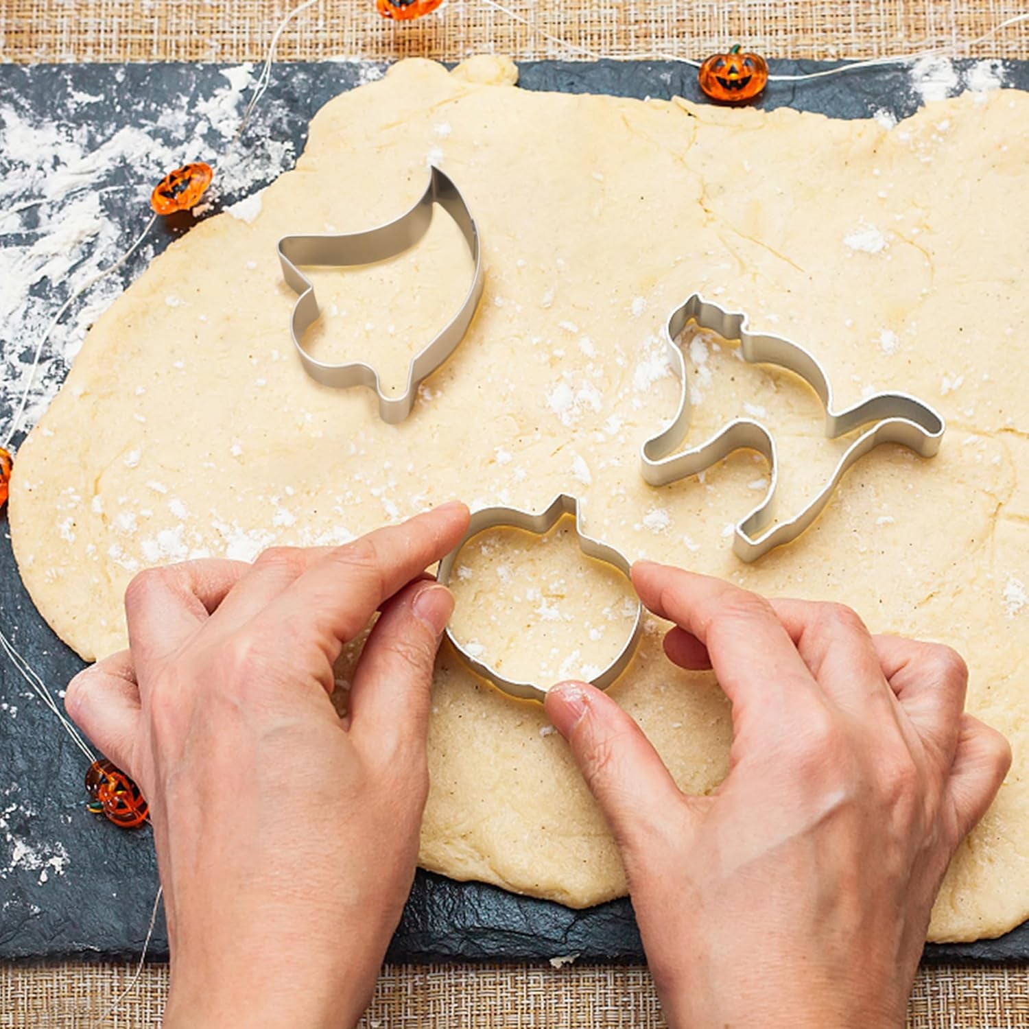 Halloween Cookie Cutters, 6 Pcs Holiday Cookie Cutters Halloween Shapes - Spider, Pumpkin, Bat, Cat, Ghost, Witch Hat for Cookie Baking