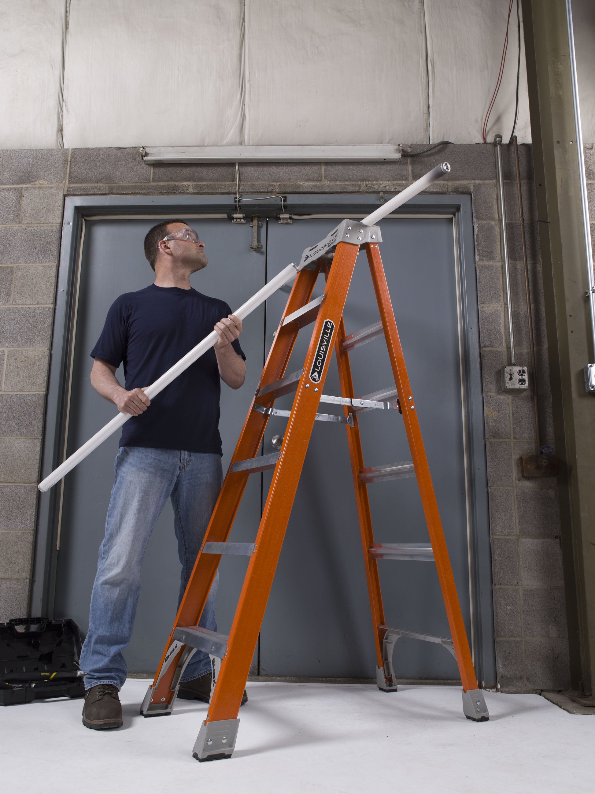 12-Foot Fiberglass Step Ladder, 300-Pound Load Capacity, Type IA, FS1512